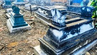 Kuburan muslim membujur dari utara ke selatan, sedangkan kuburan nasrani membujur dari timur ke barat/Foto: Chuk Shatu Widarsha/detikJatim
