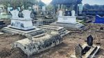 Potret Pemakaman Keluarga Beda Agama di Situbondo