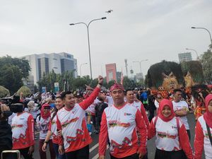 Pendukung Ganjar Ramaikan CFD Bekasi, Pawai Marching Band hingga Barongsai