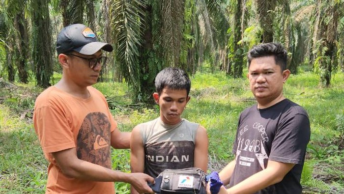 Ilham tersangka yang vural merampok petugas Pertaahop di Muba berhasil ditangkap polisi.