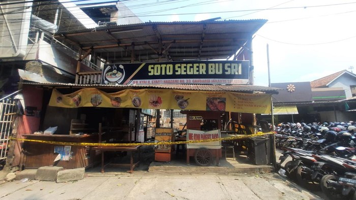 Potres bangkai ratusan motor hangus sisa kebakaran di Gandaria Potres bangkai ratusan motor hangus sisa kebakaran di Gandaria