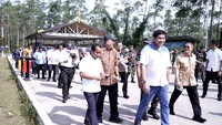 Dalam kunjungannya,ia menyampaikan apresiasi kepada pemerintah atas percepatan dan respons yang baik dalam segala kendala yang dihadapi oleh penanam modal. Di luar itu ia hanya berharap agar bahan material tersedia di dekat lokasi pembangunan. Dok. BKPM/Kementerian Investasi