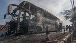 Potret Bus Wisata Hangus Terbakar di Jalan  Utama Solo-Yogyakarta