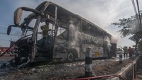 Kasatlantas Polres Sukoharjo AKP Betty Nugroho mengatakan, tak ada korban akibat kejadian ini. Semua penumpang selamat, dan kembali melanjutkan perjalanan. Sementara bangkai bus yang terbakar, masih dalam proses evakuasi petugas.