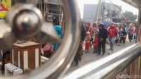 Panitia juga menyediakan berbagai hadiah yang menarik untuk peserta yg beruntung.