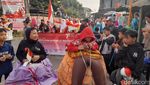 Ratusan Warga RW 10 di Depok Gelar Karnaval Kemerdekaan