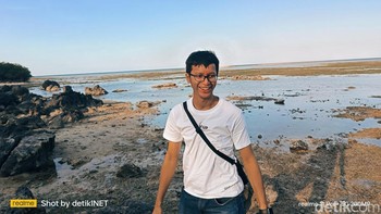 Kamu bisa hunting foto di Pantai Bama yang masih bagian dari Baluran. Foto: Adi Fida Rahman/detikINET