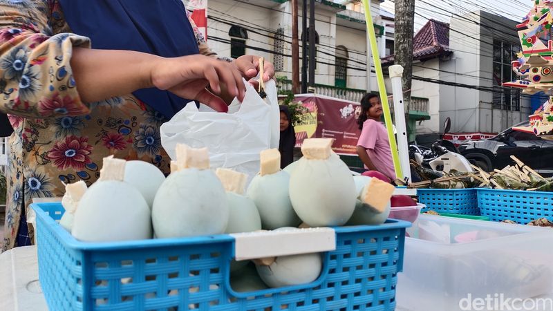 Telok ukan yang hanya ada pada momen Hari Kemerdekaan di Palembang.