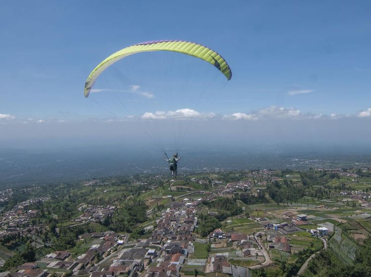 Yuk, Cobain Wisata Paralayang di Lereng Gunung Merbabu