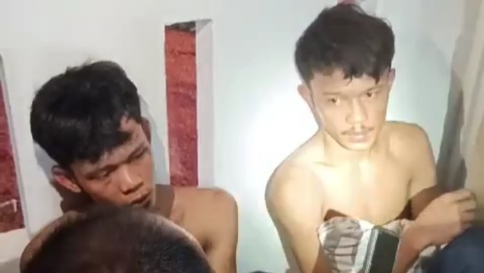 2 begal yang ditangkap dan dihajar warga Karimun, Kepri. (Foto Istimewa)
