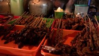 Kawasan Mampang, Jakarta Selatan juga bisa kamu temui angkringan yang enak. Namanya Angkringan CPP yang ramai setiap harinya. Pilihan sate hingga wedang jahe susu di sini cocok untuk camilan nongkrong. Foto: Google Review/Instagram