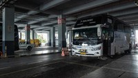 Bus Angkutan Lintas Batas Negara (ALBN) dengan rute trayek Pontianak-Kuching tiba di Kuching Sentral Bus Terminal di Kuching, Sarawak, Malaysia, Sabtu (12/8/2023).