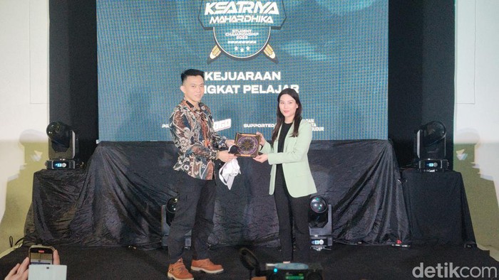 Peraturan Presiden (Perpres) games bakal diluncurkan. Angela Tanoesoedibjo, Wakil Menteri Pariwisata dan Ekonomi Kreatif Republik Indonesia, mengungkapkan aturan tersebut hadir di bulan September mendatang.