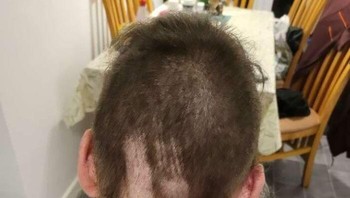 Ada yang begini nasibnya saat dicukur pacar, istri atau saudara? Foto: Boredpanda