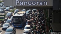 Menurut Dewan Proper KLHK Agus Pambagio, situasi udara Ibu Kota itu sudah mencapai tingkat yang mengkhawatirkan, masuk dalam kondisi paling buruk di dunia.   