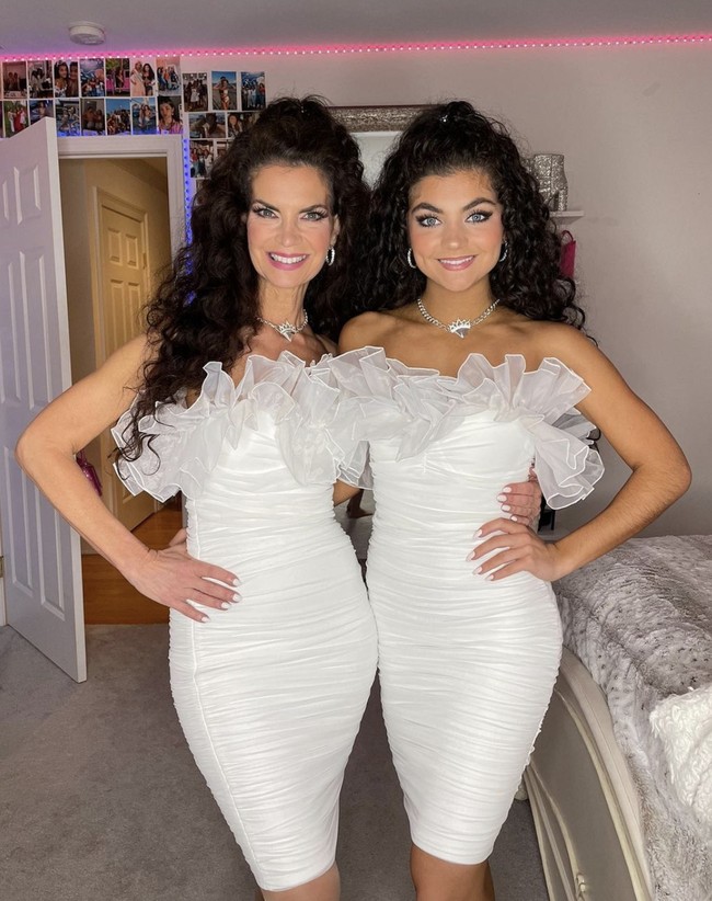 Memiliki paras menarik ternyata tak selalu menyenangkan bagi Gabriella Vigorito, seorang influencer asal Connecticut, Amerika Serikat. Kecantikannya sampai membuat sang ibu, Catherine Galasso-Vigorito, khawatir berlebihan. (Foto: Instagram/@catherinegalassovigorito)