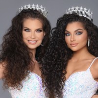 Catherine bahkan sampai ingin putrinya ‘berbagi’ pacar demi bisa mengawasi gerak-geriknya. “Kalau saya punya pacar, ibu bilang kami terlibat ‘cinta segitiga’,” tambah Gabriella. (Foto: Instagram/@catherinegalassovigorito)