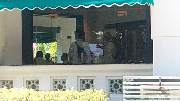 Gedung Wismilak Surabaya digeledah polisi