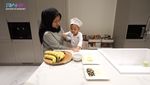 Gemas! Aksi Rayyanza Cipung Masak Pisang Panggang Bareng Sus Rini