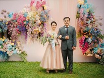 Happy Engagement! 11 Tahun Gritte Agatha Jaga Jodoh Sendiri