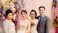 Momen pertunangan itu terlihat dalam Instagram keduanya. Foto: instagram Gritte Agatha