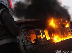 Puslabfor Polri Cek Kebakaran di Halte TransJakarta Tendean Pagi Nanti