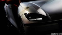 Kendaraan tersebut hadir dengan desain khas sedan listrik yang terinspirasi dari Hyundai Prophecy Concept.  