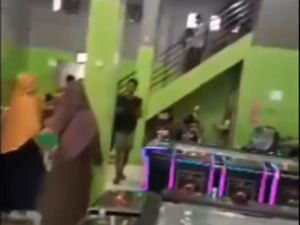 Emak-emak Deli Serdang Gerebek Lapak Judi Gegara Kuras Gaji Suami