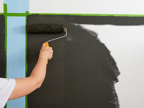 Ilustrasi cat hitam/Bosch DIY