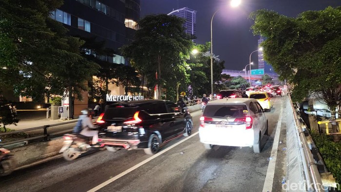 Lalu lintas dari arah Tendean menuju Flyover Pancoran sudah dibuka lagi.