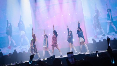 Foto-foto Konser Tur LE SSERAFIM FLAME RISES di Seoul