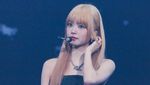 Foto-foto Konser Tur LE SSERAFIM FLAME RISES di Seoul