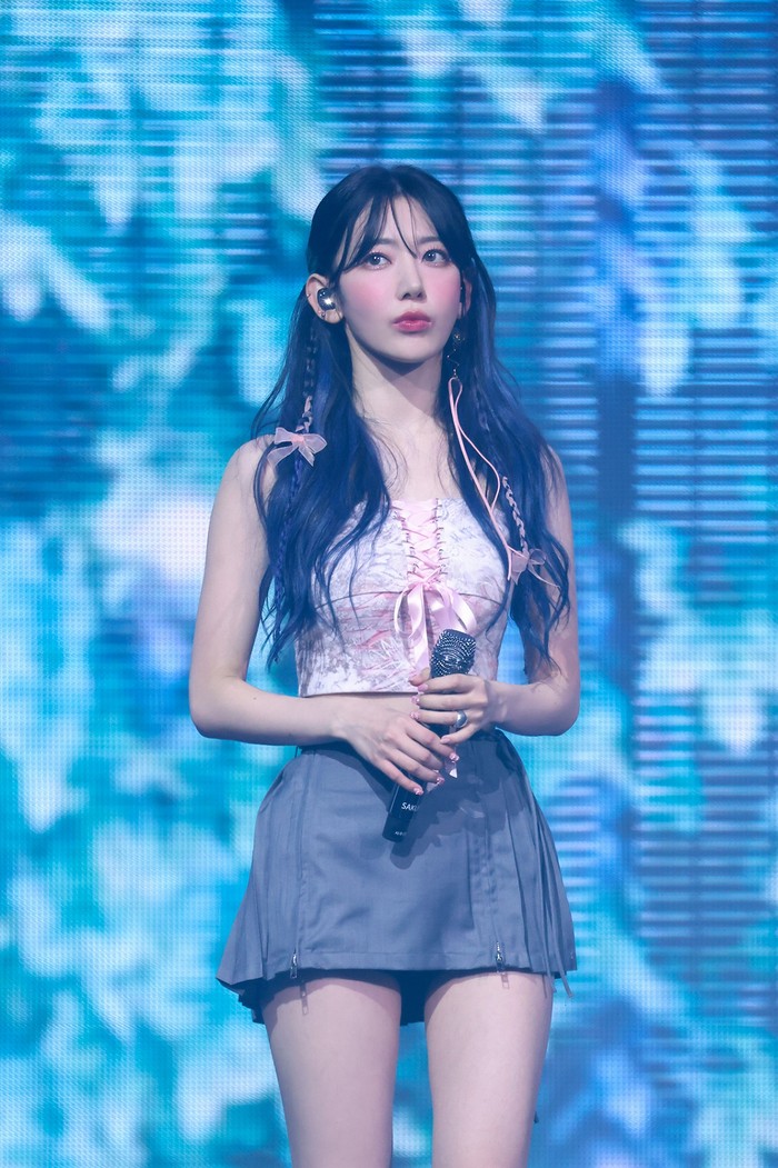LE SSERAFIM Konser LE SSERAFIM βFLAME RISESβ dimulai di Seoul pada 12 Agustus dan berlanjut ke 13 Agustus 2023.