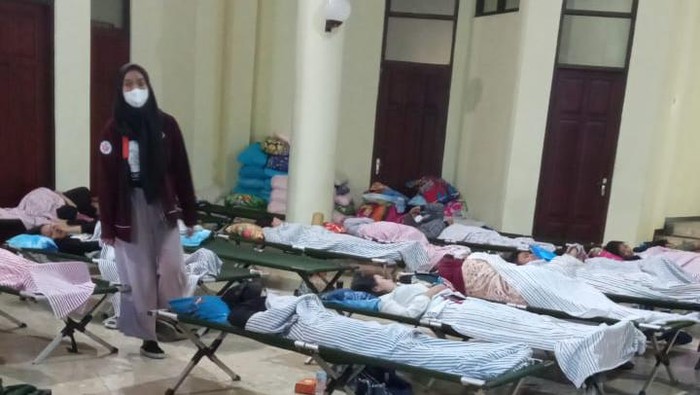 Maba UB Malang lemas dijemur saat ospek