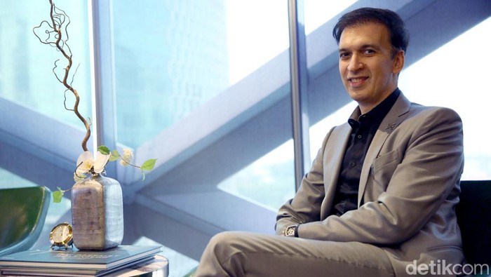 Manoj Punjabi saat ditemui di kantornya di MD Place.