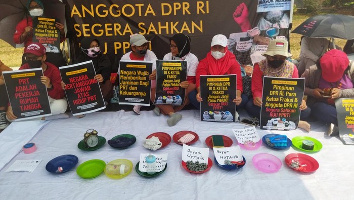 Massa PRT demo di depan DPR (Kurniawan/detikcom)