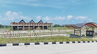 Pembangunan bandara baru di Mentawai ini juga dilakukan dalam rangka mitigasi bencana alam yang sering terjadi di wilayah ini. Dengan dapat didarati pesawat yang lebih besar, diharapkan akan semakin mempercepat pemberian bantuan dan evakuasi. 