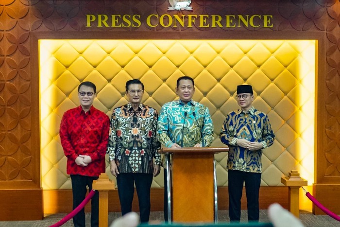 Ketua MPR RI Bambang Soesatyo mengungkapkan MPR RI siap menyelenggarakan sejumlah agenda nasional dalam beberapa hari ke depan. Pada 16 Agustus 2023, pihaknya akan menyelenggarakan Sidang Tahunan MPR RI Tahun 2023 dalam satu rangkaian dengan Sidang Bersama DPR RI dan DPD RI di Gedung Nusantara MPR RI.