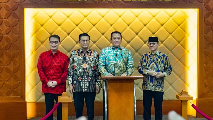 Ketua MPR RI Bambang Soesatyo mengungkapkan MPR RI siap menyelenggarakan sejumlah agenda nasional dalam beberapa hari ke depan. Pada 16 Agustus 2023, pihaknya akan menyelenggarakan Sidang Tahunan MPR RI Tahun 2023 dalam satu rangkaian dengan Sidang Bersama DPR RI dan DPD RI di Gedung Nusantara MPR RI.