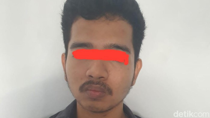MRP, mahasiswa 19 tahun asal Sulawesi Selatan yang membobol akun Instagram Exco KOI Teuku Arlan Perkasa Lukman ditangkap polisi. MRP juga memeras Arlan Lukman.