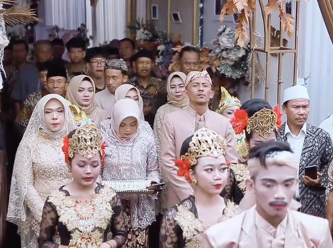 Pasangan beda negara viral di TikTok, Sherin Yula Purnama yang berasal dari Subang, Jawa Barat dan Riku Nakanishi dari Jepang.