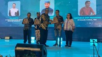 Ketiga penghargaan platinum secara khusus diraih oleh pabrik Kalbe yang berada di Cikarang, Kabupaten Bekasi, Jawa Barat. Ketiga penghargaan Platinum yang diraih Kalbe adalah kategori Efisiensi Energi, Efisiensi Air, dan Inovasi Sosial yang merupakan kolaborasi Kalbe Corporate Sustainability dan Kalbe BO Cikarang.