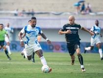 Dewa United Tertinggal 1-2 dari PSIS di Babak Pertama