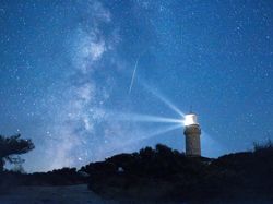 Penampakan Hujan Meteor Perseid di Berbagai Belahan Dunia