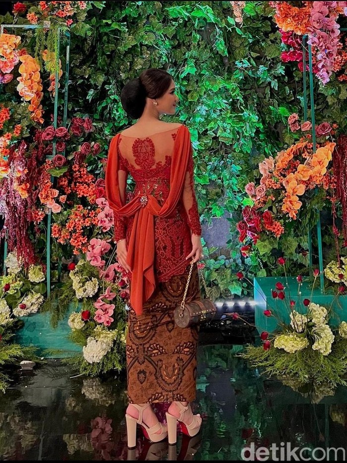 Perancang Busana Kebanjiran Pesanan Kebaya untuk Upacara 17 Agustus
