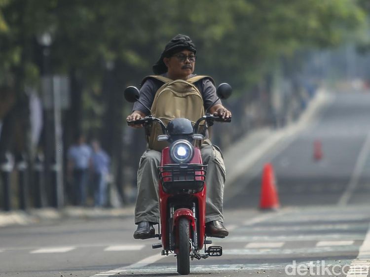 Perhatian! Sepeda Listrik Lebih dari 20 Km/jam Wajib Punya SIM-STNK
