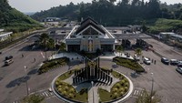 Foto udara Pos Lintas Batas Negara (PLBN) Entikong di Kabupaten Sanggau, Kalimantan Barat, Senin (14/8/2023).  