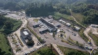 PLBN Entikong merupakan pos lintas batas pertama di Indonesia yang beroperasi sejak 1 Oktober 1989.  