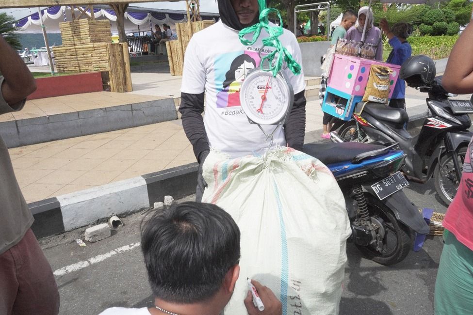 PT Multi Guna Maritim (MGMaritim) dan Seasoldier telah mengadakan kegiatan bersih-bersih pantai yang bertujuan untuk menjaga kelestarian Pantai Salero di Ternate.