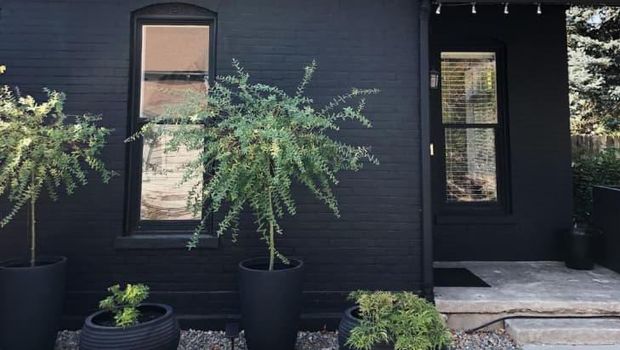 Rumah cat hitam/The Fifth and Sixth